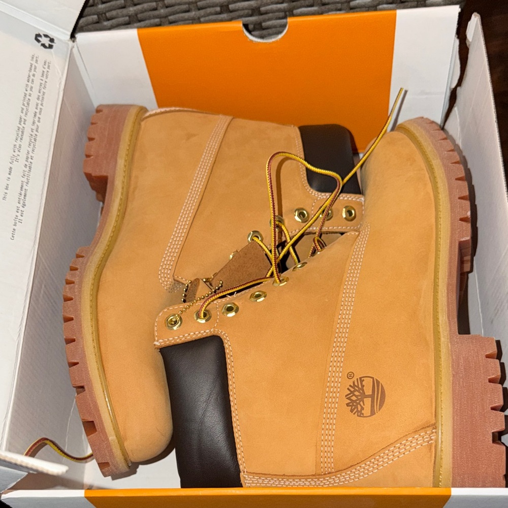 Timberland Men's Classic Wheat Nubuck Boots